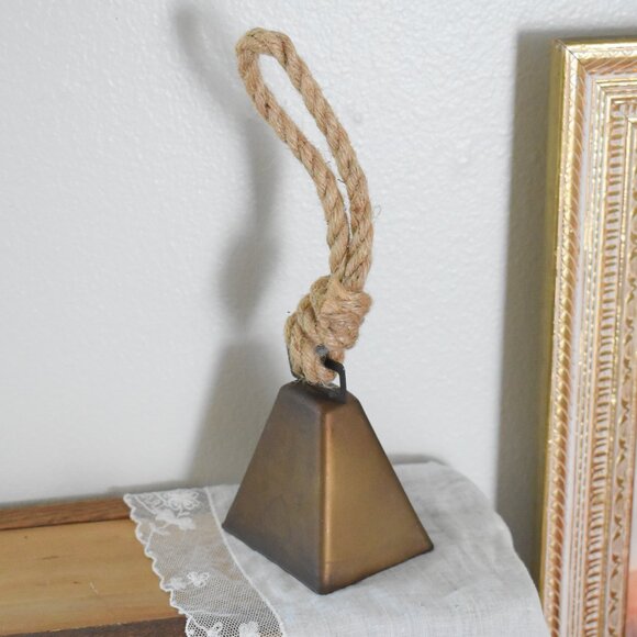 Rustic Metal Cow Bell On Rope Handle Country Cottagecore Farmhouse Home Decor - Picture 5 of 6